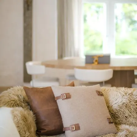 Ne5t & فندق نامور